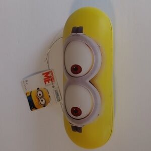 Nwt Cute Minions Kids Eyeglasses/Sunglasses Case